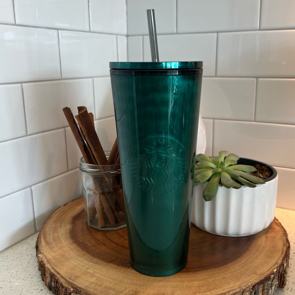 Starbucks Holiday Cup Venti Cold Cup - Dark Green